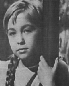 Marisol en su primera película Un rayo de luz, 1960.